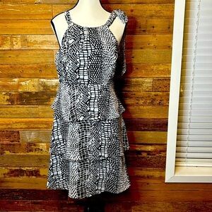 BCBG super cute print dress sleeveless